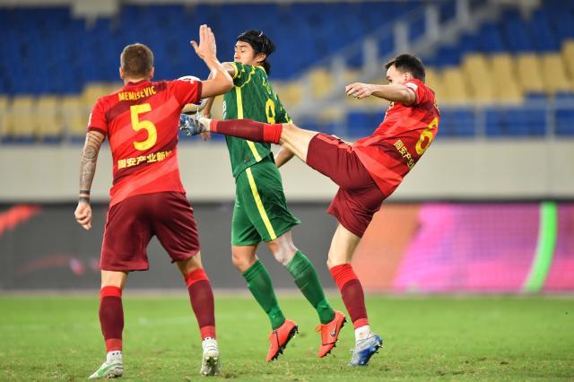 半岛体育官网-【中超】侯森多次扑救巴坎布失单刀 河北队0比0国安