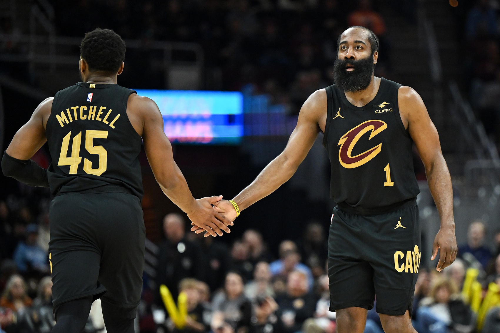 开云体育官方网站-NBA彩经：湖人难阻火箭 骑士胜猛龙 掘金擒森林狼 老鹰力拼尼克斯